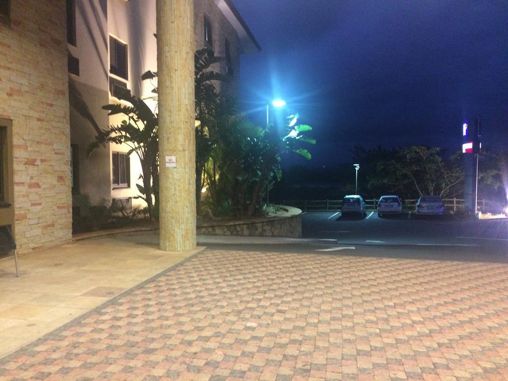 Hampshire Hotel - Ballito Exteriör bild
