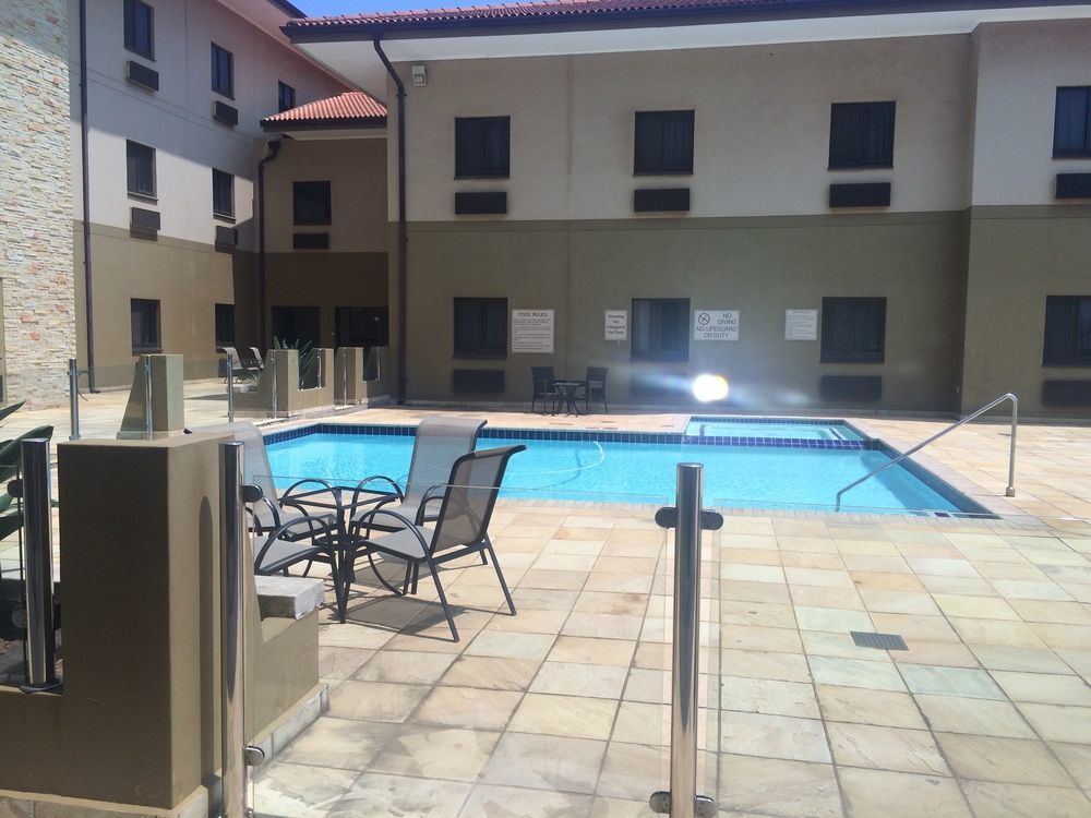 Hampshire Hotel - Ballito Exteriör bild